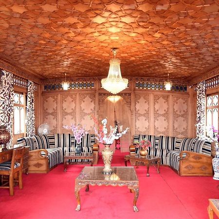 מלון Srīnagar Yadgaar Houseboats מראה חיצוני תמונה