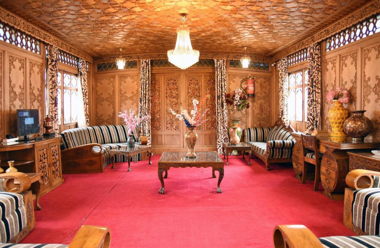 מלון Srīnagar Yadgaar Houseboats מראה חיצוני תמונה